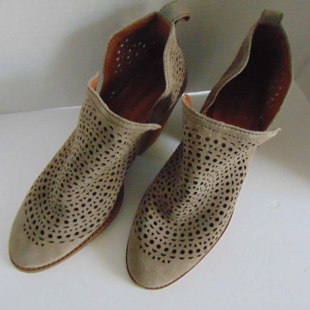 JEFFERY CAMPBELL  ROSALEE BOOT SIZE 9.5
